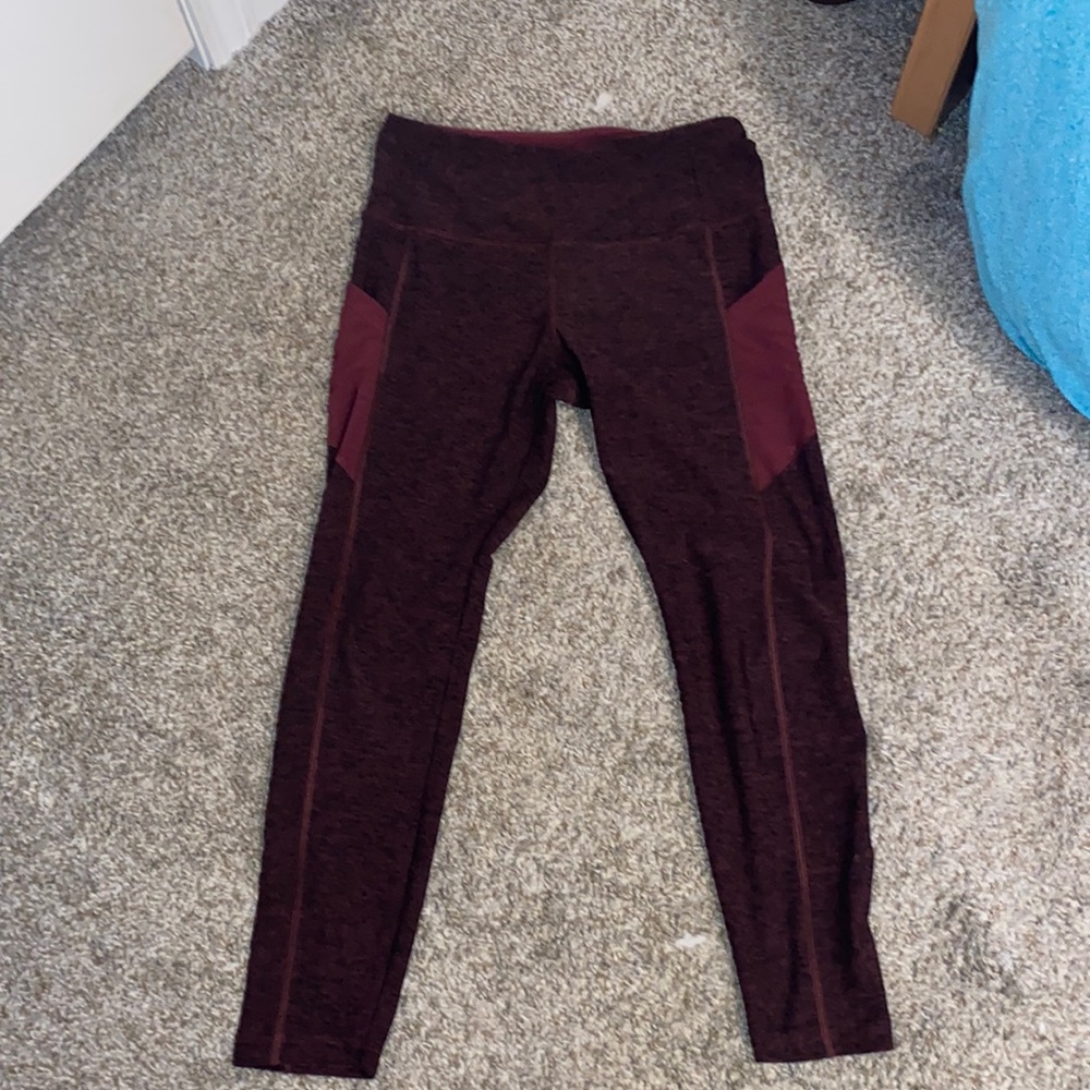 Red yoga pants with pockets! Size S/M. (Stretchy)